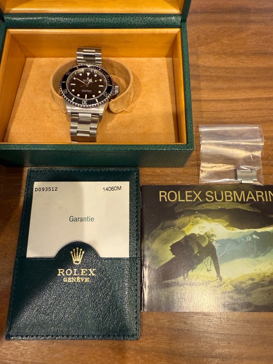ロレックス サブマリーナー 14060（高級時計）の商品画像 - 査定依頼日：2025年8月29日 - 最高査定価格：1,350,000円