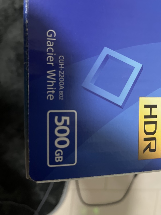 PS4 ホワイト500GB（ゲーム機本体・ゲームソフト）の商品画像 - 査定依頼日：2021年10月25日 - 最高査定価格：16,000円