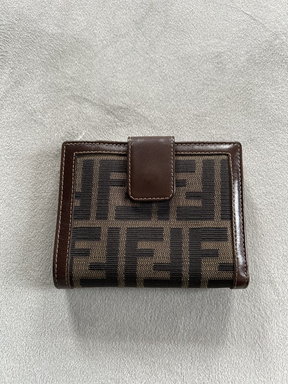 フェンディ  （ブランドバッグ）の商品画像 - 査定依頼日：2025年10月20日 - 最高査定価格：10,000円