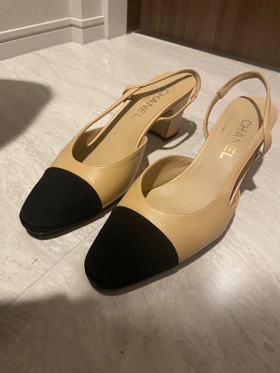 スリングバックシューズ　ゴートスキン & グログラン  ベージュ & ブラック（古着・ファッション）の商品画像 - 査定依頼日：2025年9月15日 - 最高査定価格：40,000円