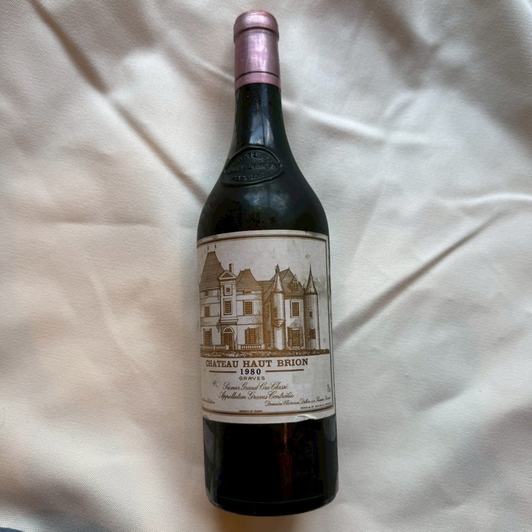 シャトー・オー・ブリオン（Chateau Haut-Brion ）1980（お酒）の商品画像 - 査定依頼日：2026年4月22日 - 最高査定価格：30,000円