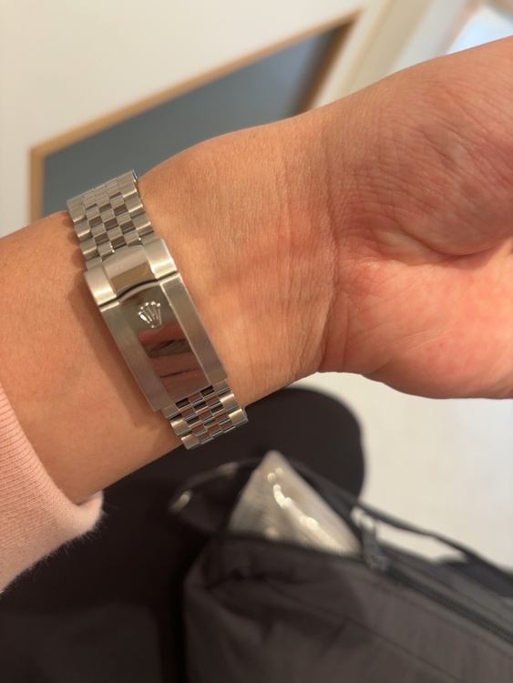 ロレックス デイトジャスト 12630（高級時計）の商品画像 - 査定依頼日：2026年2月21日 - 最高査定価格：1,800,000円