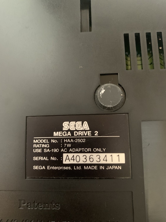 メガドライブ2 本体（ゲーム機本体・ゲームソフト）の商品画像 - 査定依頼日：2021年6月26日 - 最高査定価格：4,000円