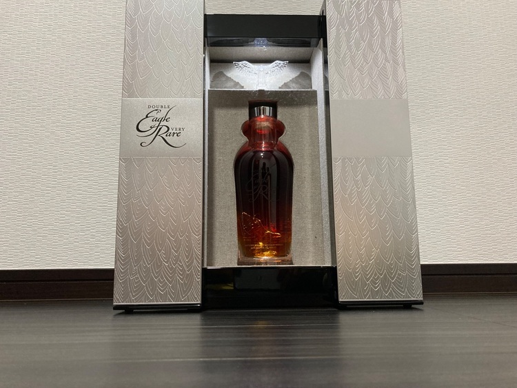 ダブルイーグルベリーレア20年（お酒）の商品画像 - 査定依頼日：2025年9月26日 - 最高査定価格：735,000円