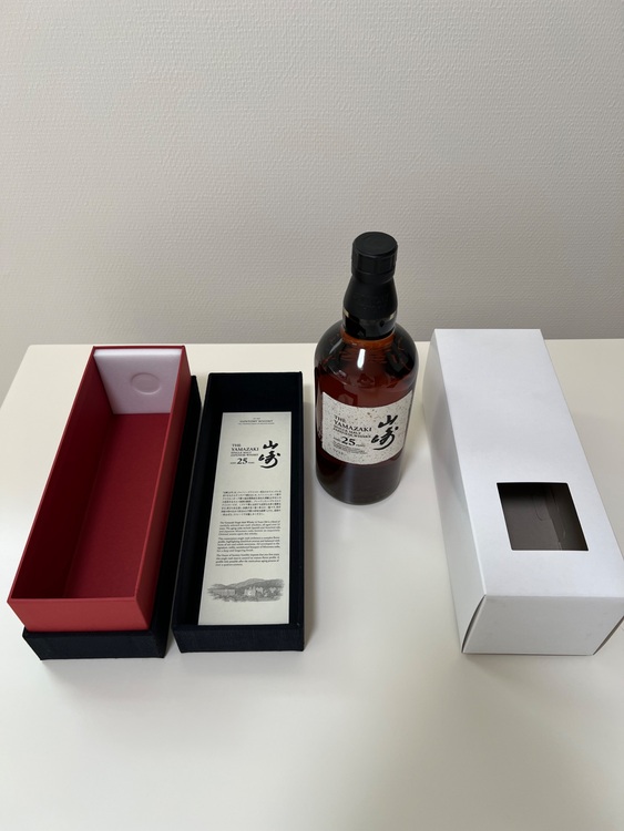 山崎25年（お酒）の商品画像 - 査定依頼日：2025年6月12日 - 最高査定価格：890,000円