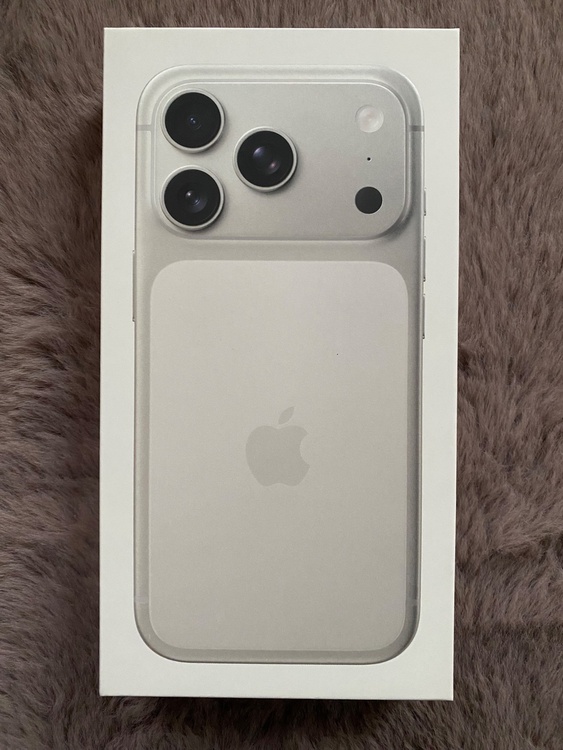 iPhone iPhone 17 Pro 512GB docomo（スマホ）の商品画像 - 査定依頼日：2026年7月3日 - 最高査定価格：175,000円