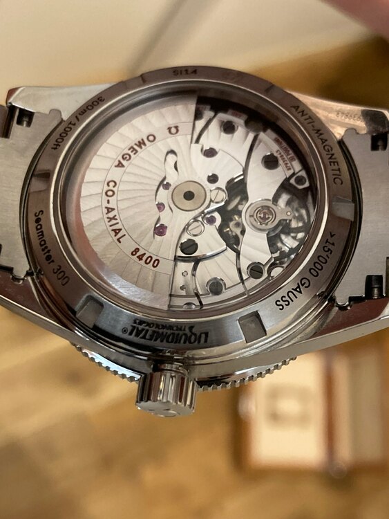 オメガ シーマスター 2333041201001（高級時計）の商品画像 - 査定依頼日：2025年2月8日 - 最高査定価格：550,000円