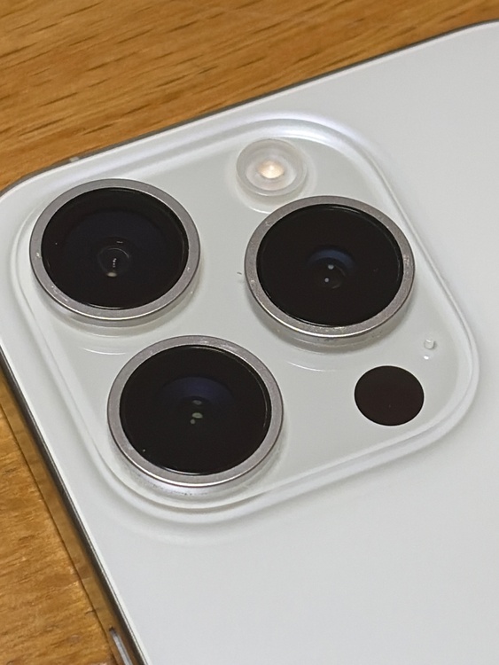 iPhone iPhone 15 Pro 256GB SIMフリー（スマホ）の商品画像 - 査定依頼日：2026年6月24日 - 最高査定価格：87,000円