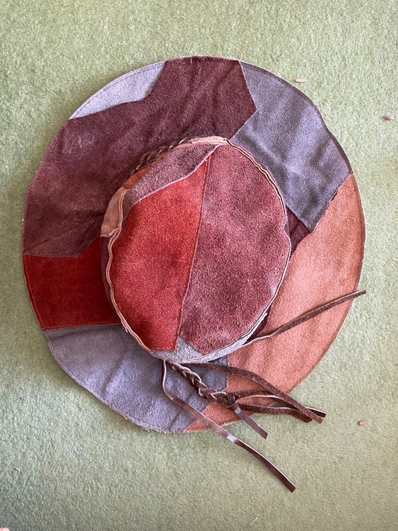 ヴィンテージ　アメリカ製　カーボーイハット（古着・ファッション）の商品画像 - 査定依頼日：2025年9月21日 - 最高査定価格：2,000円