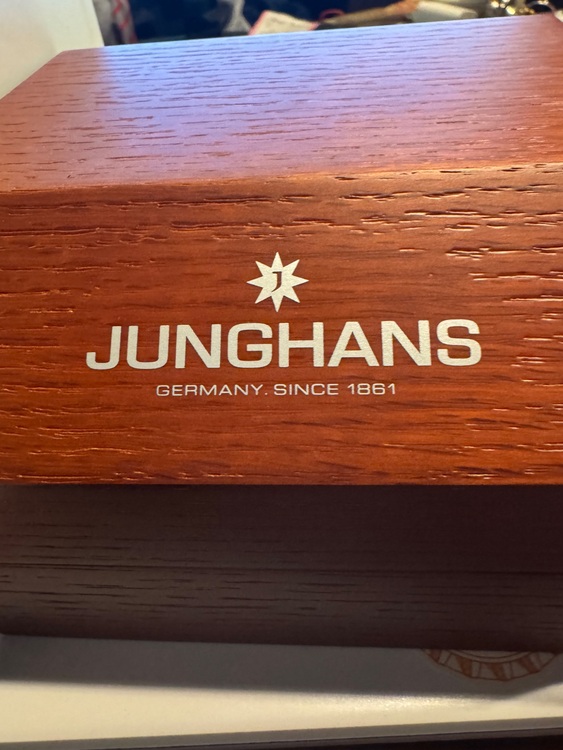 その他 その他 ユンハンス　マイスターテレメーター027/3380.0（高級時計）の商品画像 - 査定依頼日：2025年9月24日 - 最高査定価格：67,000円