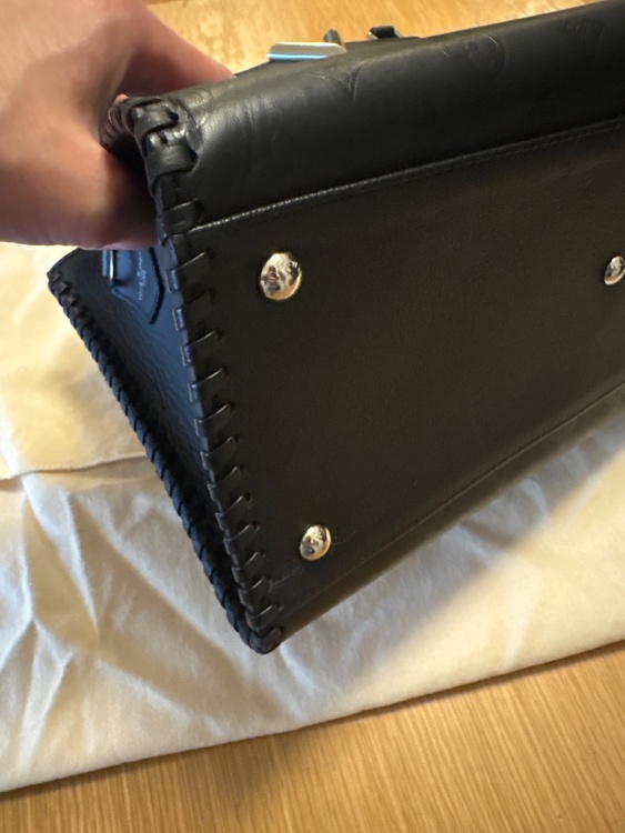 ヴァリージップトート（ブランドバッグ）の商品画像 - 査定依頼日：2026年3月11日 - 最高査定価格：140,000円