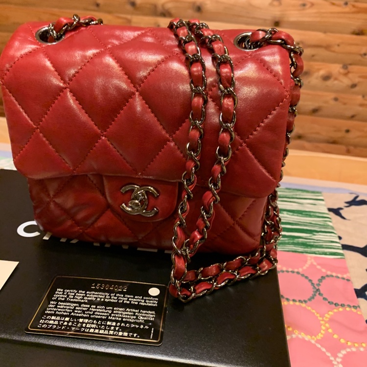 シャネルマトラッセ シルバーチェーン　ラムスキン（ブランドバッグ）の商品画像 - 査定依頼日：2026年2月5日 - 最高査定価格：400,000円