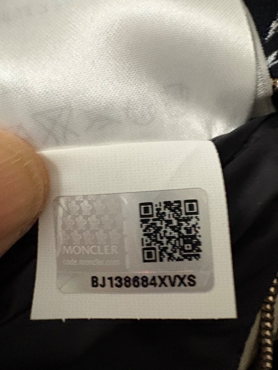 商品名はわからないのでついてるタグを写メして送りました（古着・ファッション）の商品画像 - 査定依頼日：2026年1月22日 - 最高査定価格：22,000円