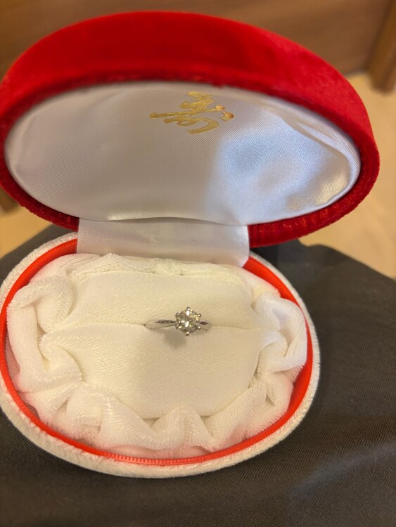 ダイヤモンド（金・貴金属）の商品画像 - 査定依頼日：2025年5月18日 - 最高査定価格：250,000円