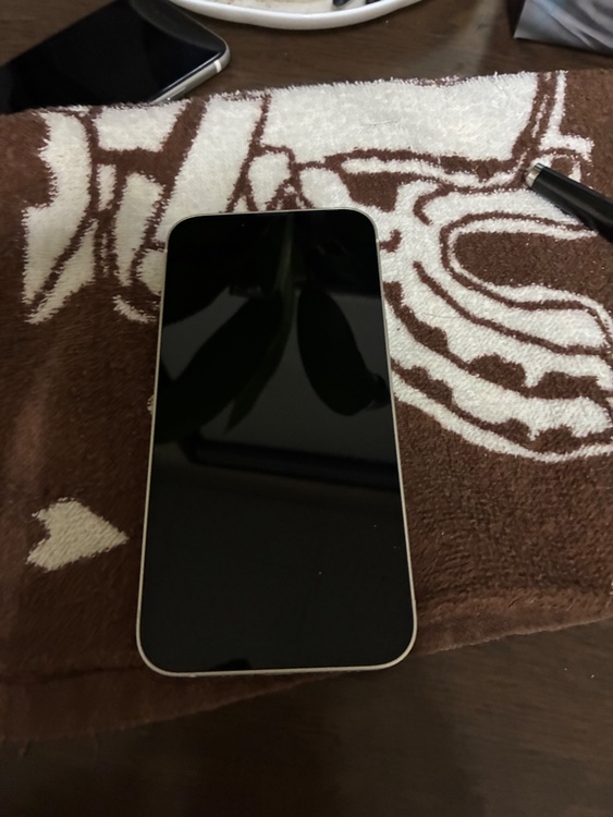 アイホン13（スマホ）の商品画像 - 査定依頼日：2025年12月12日 - 最高査定価格：38,000円