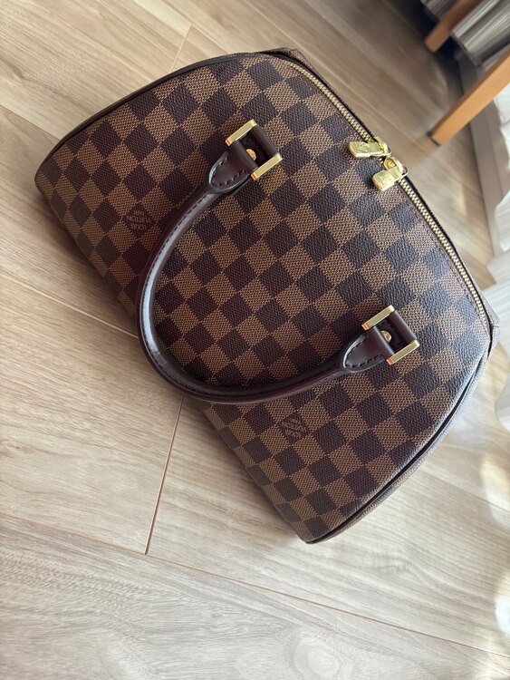 ルイヴィトン ダミエ （ブランドバッグ）の商品画像 - 査定依頼日：2025年3月30日 - 最高査定価格：100,000円