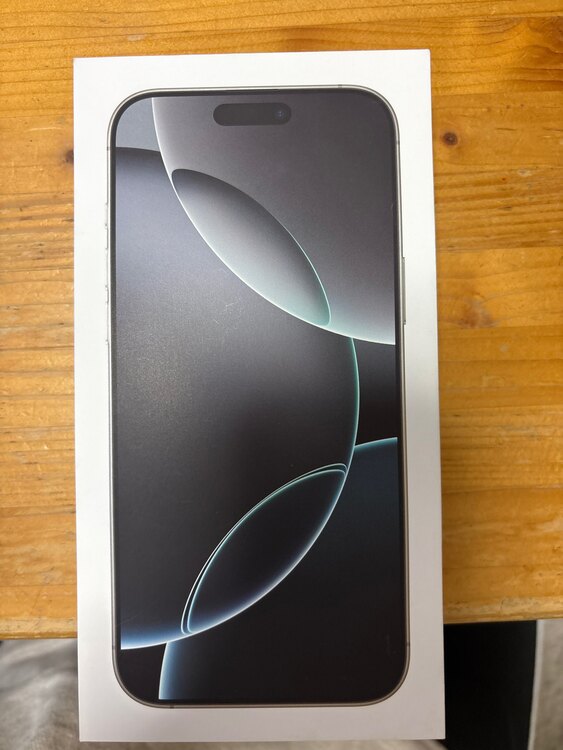 iPhone 16 Pro Max 256GB SIMフリー（スマホ）の商品画像 - 査定依頼日：2025年5月22日 - 最高査定価格：158,000円