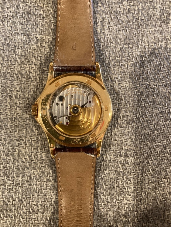 パテックフィリップ カラトラバ 5107J-001（高級時計）の商品画像 - 査定依頼日：2025年10月13日 - 最高査定価格：2,850,000円