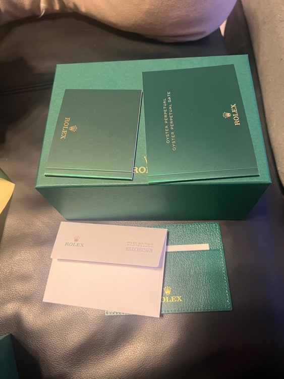 ロレックス パーペチュアル 124200 べーしん（高級時計）の商品画像 - 査定依頼日：2026年1月26日 - 最高査定価格：1,450,000円