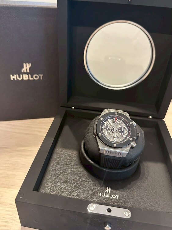 ウブロ ビックバン ウニコブラックセラミックべぜ（高級時計）の商品画像 - 査定依頼日：2025年5月24日 - 最高査定価格：1,230,000円