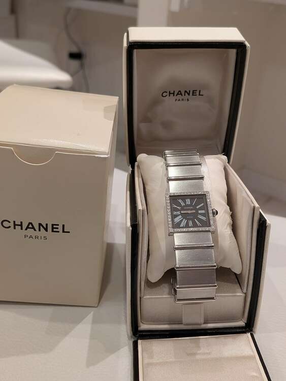 CHANEL シャネル レディース腕時計 マドモアゼル 純正ダイヤモンドベゼル （高級時計）の商品画像 - 査定依頼日：2025年5月26日 - 最高査定価格：200,000円