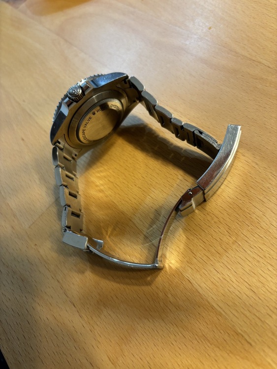 ロレックス シードゥエラー 12660（高級時計）の商品画像 - 査定依頼日：2025年12月29日 - 最高査定価格：1,600,000円