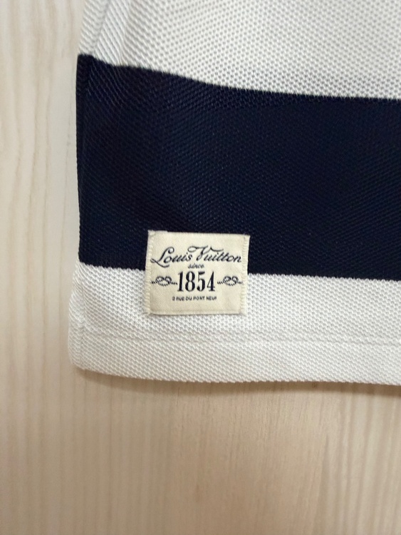 ルイ・ヴィトン ストライプ クロップド ポロトップ（古着・ファッション）の商品画像 - 査定依頼日：2026年9月22日 - 最高査定価格：20,000円