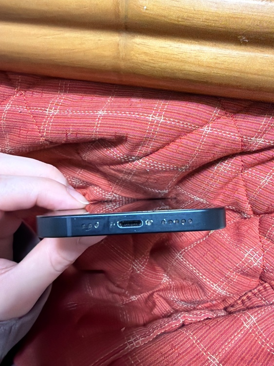 iPhone 13 128GB au（スマホ）の商品画像 - 査定依頼日：2026年1月10日 - 最高査定価格：33,000円