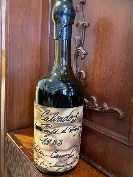 ブランデー カルヴァドス （お酒）の商品画像 - 査定依頼日：2025年2月25日 - 最高査定価格：75,000円