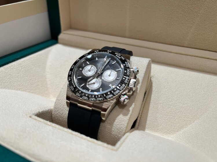 デイトナ　オイスターフレックス（高級時計）の商品画像 - 査定依頼日：2024年12月28日 - 最高査定価格：6,300,000円