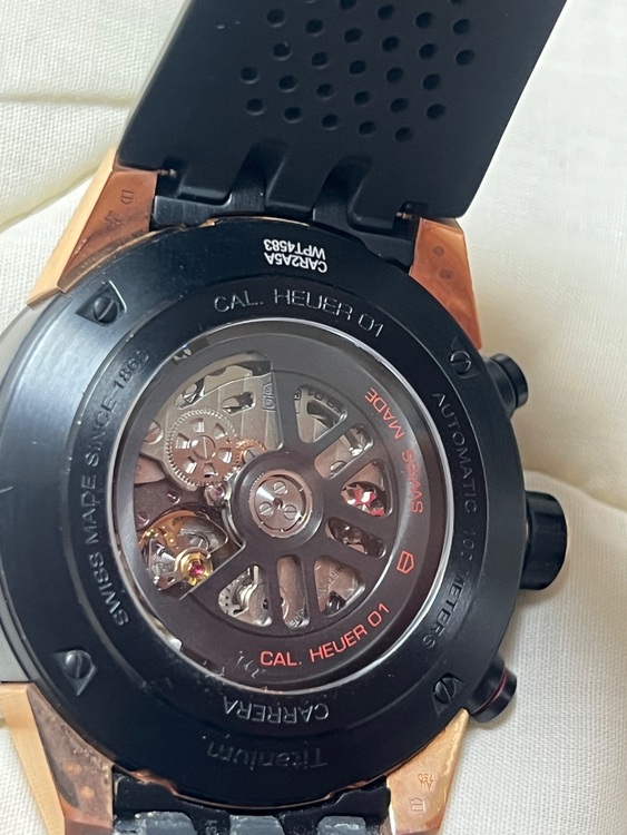 タグホイヤー カレラ ホイヤー01クロノグラフ　CAR2A5（高級時計）の商品画像 - 査定依頼日：2025年8月14日 - 最高査定価格：550,000円