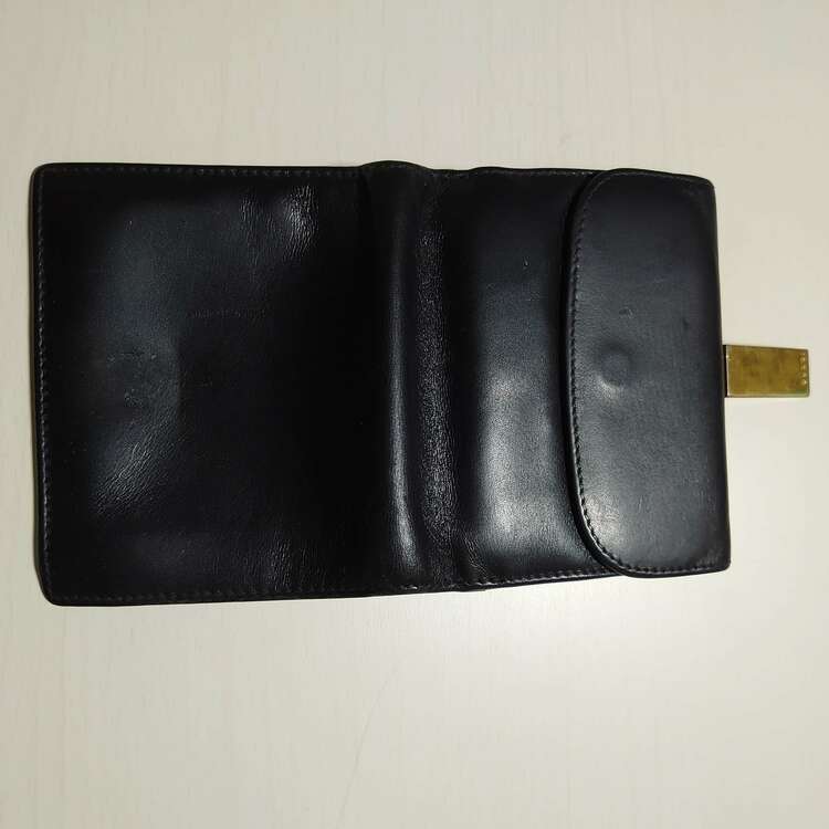 財布（ブランド財布・小物）の商品画像 - 査定依頼日：2025年1月25日 - 最高査定価格：1,000円