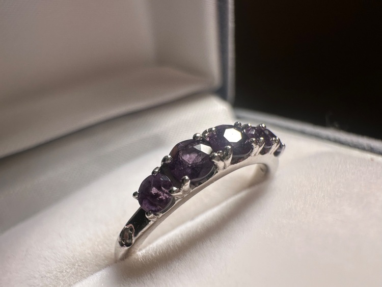 ベキリーブルーガーネットリング（金・貴金属）の商品画像 - 査定依頼日：2025年10月13日 - 最高査定価格：40,000円