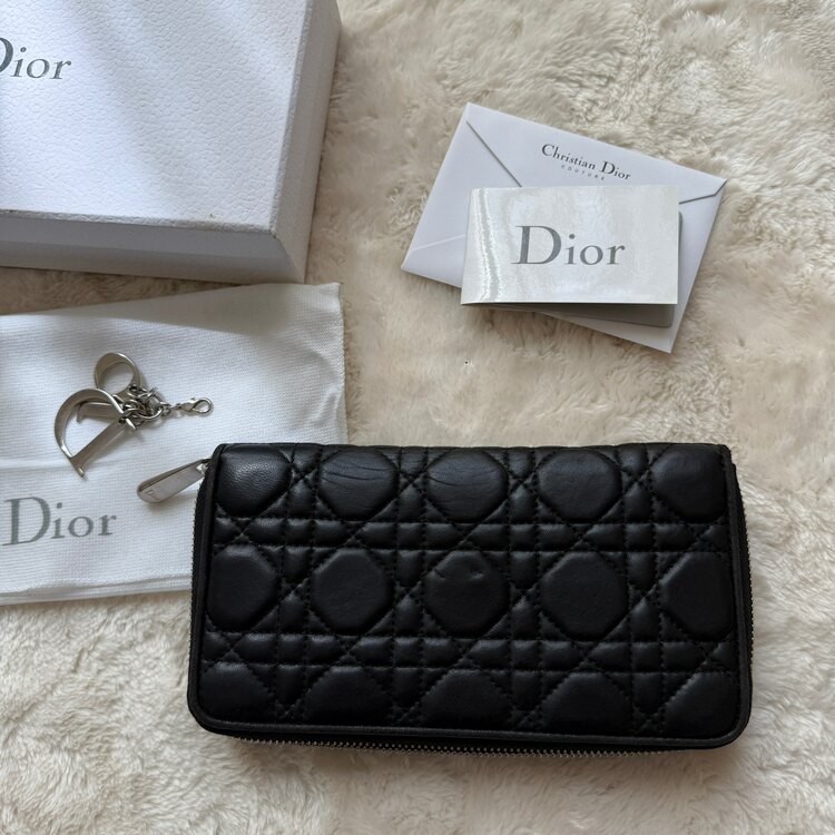 ディオール  （ブランドバッグ）の商品画像 - 査定依頼日：2025年5月17日 - 最高査定価格：60,000円