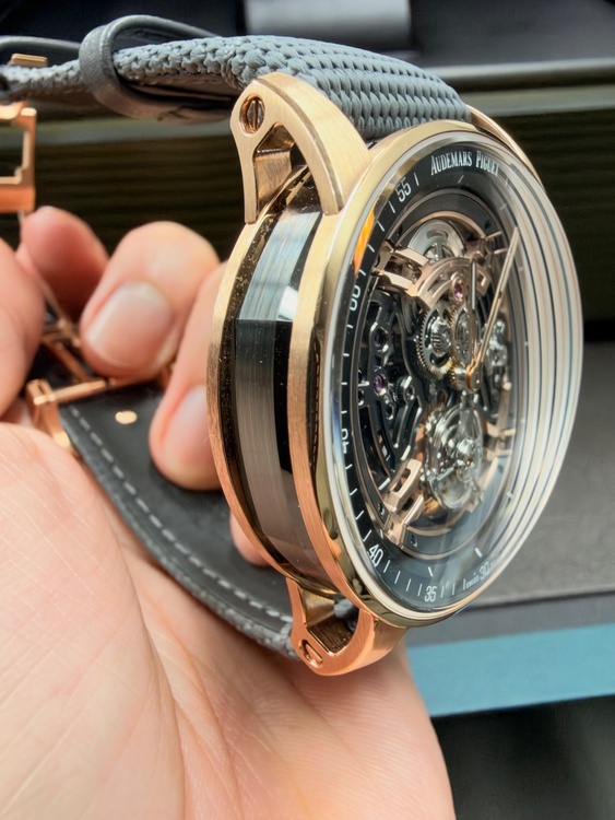 Code 11.59 by Audemars Piguet（高級時計）の商品画像 - 査定依頼日：2026年10月15日 - 最高査定価格：31,000,000円