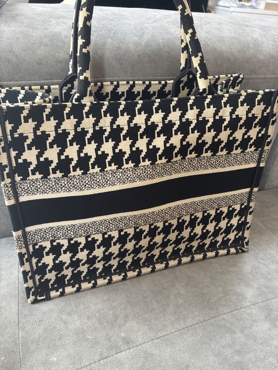 ディオール  （ブランドバッグ）の商品画像 - 査定依頼日：2026年4月27日 - 最高査定価格：150,000円