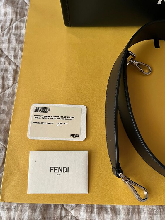 サンシャイン（ブランドバッグ）の商品画像 - 査定依頼日：2024年12月15日 - 最高査定価格：150,000円