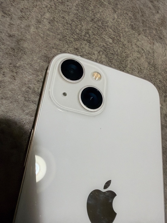 iPhone iPhone 13 128GB SIMフリー（スマホ）の商品画像 - 査定依頼日：2026年9月27日 - 最高査定価格：35,500円