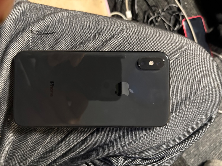 iPhone XS（スマホ）の商品画像 - 査定依頼日：2026年1月11日 - 最高査定価格：13,000円