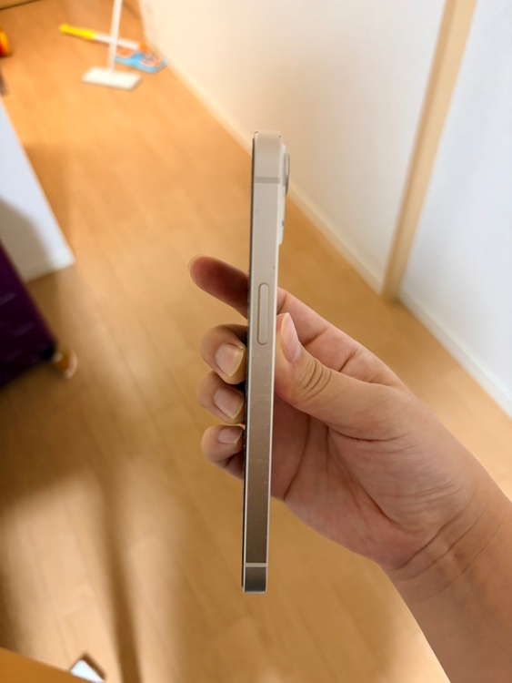 iPhone iPhone 13 128GB docomo（スマホ）の商品画像 - 査定依頼日：2026年9月16日 - 最高査定価格：31,000円