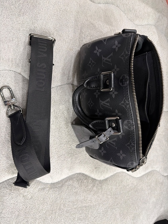 モノグラム・エクリプス キーポル・バンドリエール（ブランドバッグ）の商品画像 - 査定依頼日：2026年2月1日 - 最高査定価格：240,000円