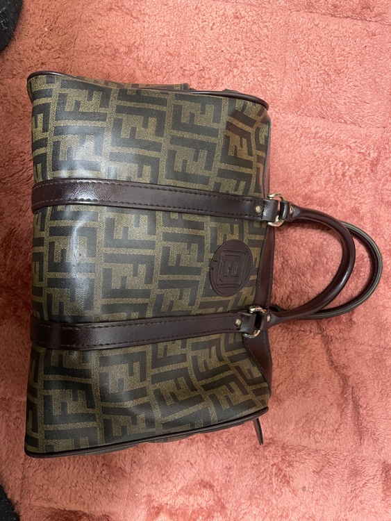 フェンディ  （ブランドバッグ）の商品画像 - 査定依頼日：2025年12月6日 - 最高査定価格：45,000円