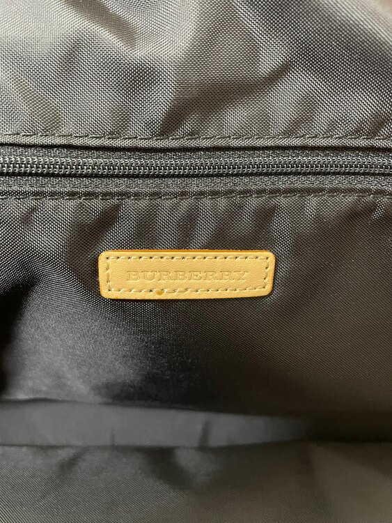 バッグ（ブランドバッグ）の商品画像 - 査定依頼日：2025年2月15日 - 最高査定価格：8,000円