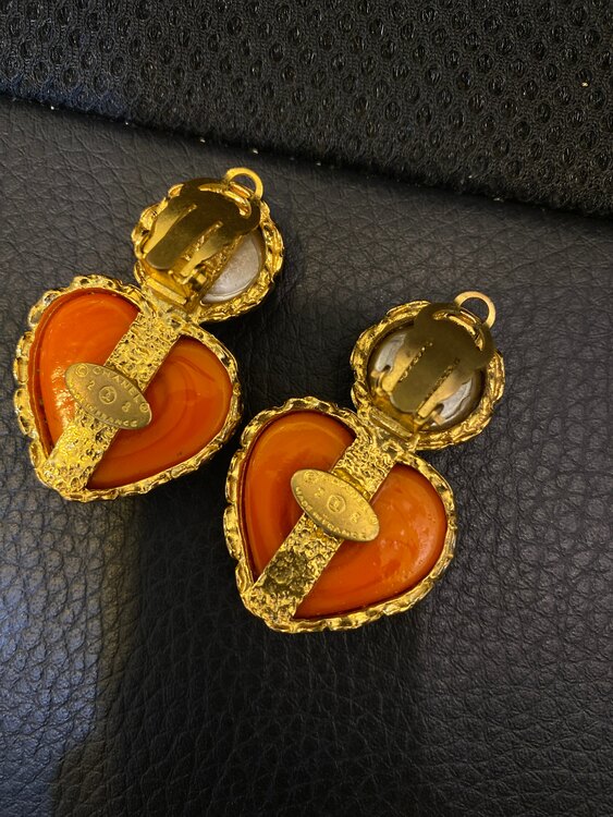 イヤリング（古着・ファッション）の商品画像 - 査定依頼日：2025年4月21日 - 最高査定価格：25,000円