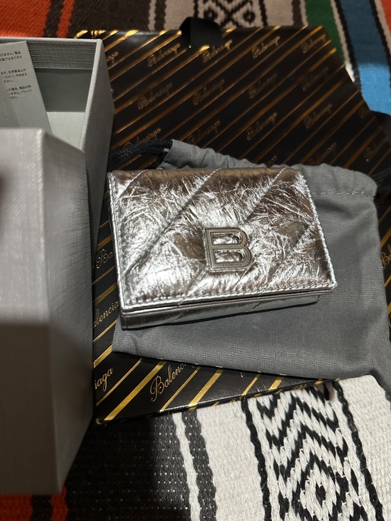 バレンシアガ  （ブランドバッグ）の商品画像 - 査定依頼日：2025年7月25日 - 最高査定価格：20,000円