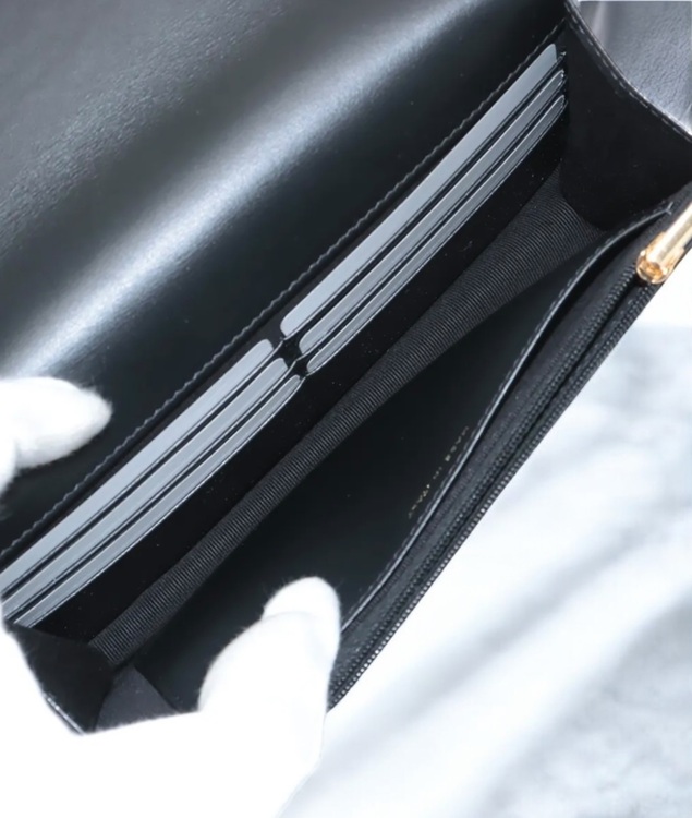 キャビアチェーンウォレット（ブランドバッグ）の商品画像 - 査定依頼日：2025年6月28日 - 最高査定価格：400,000円