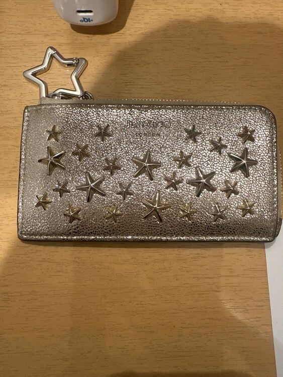 ジミーチュウ  （ブランドバッグ）の商品画像 - 査定依頼日：2025年2月22日 - 最高査定価格：3,000円