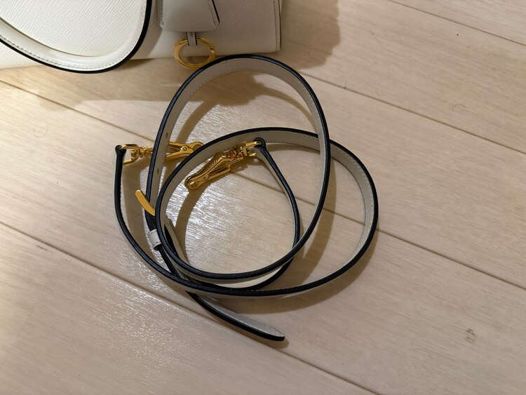 プラダバッグ（ブランドバッグ）の商品画像 - 査定依頼日：2025年4月2日 - 最高査定価格：130,000円