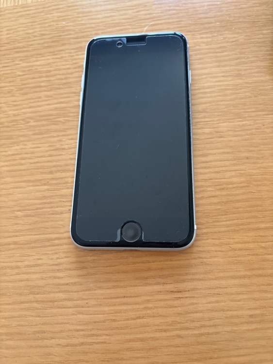 iPhone SE (第 2 世代) 64GB Softbank（スマホ）の商品画像 - 査定依頼日：2026年3月11日 - 最高査定価格：13,000円