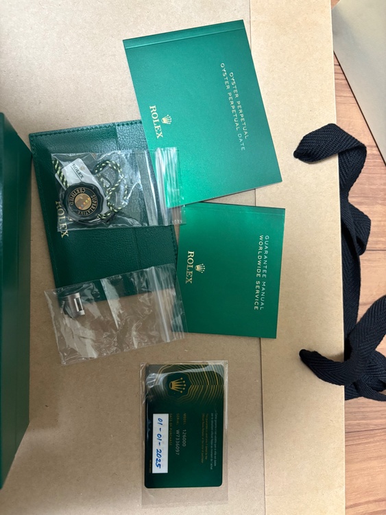 ロレックス パーペチュアル 1260000（高級時計）の商品画像 - 査定依頼日：2026年1月9日 - 最高査定価格：2,350,000円